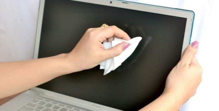 Cara membersihkan layar laptop yang kotor terbaru